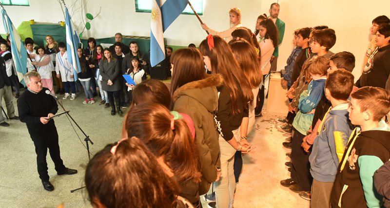 Alumnos de Bahía Blanca se comprometen con el Medio Ambiente